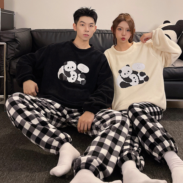 Pareja pijamas Otoño e Invierno arroz polar cuello redondo dulce de dibujos animados forrado de lana gruesa de coral cálido se puede usar fuera traje