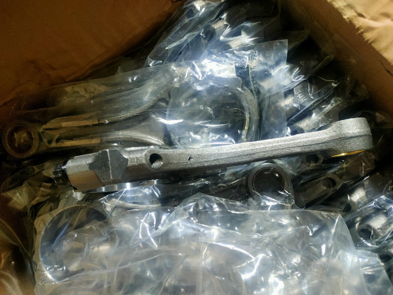 Toyota 1TR2TR13201-093011320109671 Car Engine Connecting Rod Assembly Metal Forged