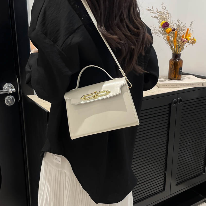 2025 新しいクロスボディバッグ、美しいニッチデザイン、ハイエンドの気質、多用途、軽い高級感、女性用のポータブルショルダーバッグ|undefined