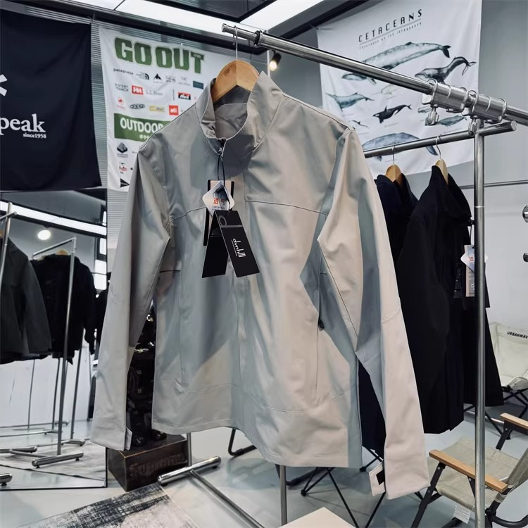 Urban Outdoor Commuting Windproof and Wear-Resistant Men's New Sports Casual Fashion Jacket with Stand Collar and Thin Zipper Urban Outdoor Commuting Windproof and Wear-Resistant Men's New Sports Casual Fashion Jacket with Stand Collar and Thin Zipper
