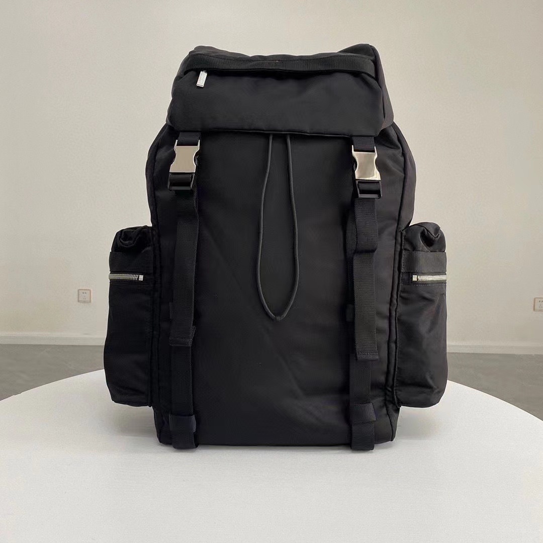 La nueva bolsa de hombro los hombres y mujeres nylon versátil impermeable gran capacidad deportes viaje mochila ocio estudiantes