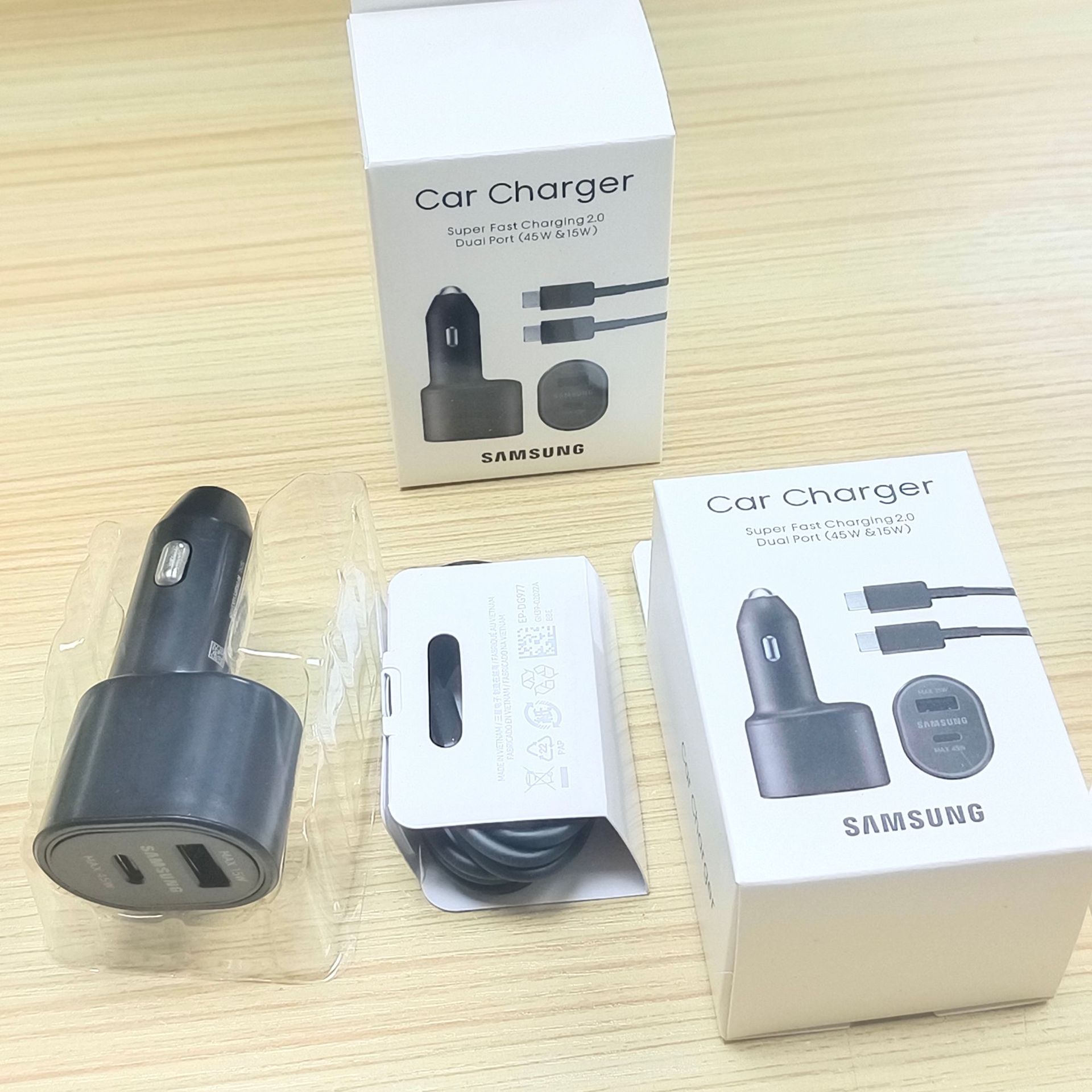 Suitable for Samsung S22Ultra 45W Car Battery Charger A+C One-To-Two Car Charger Ultra-Fast Ep-L530