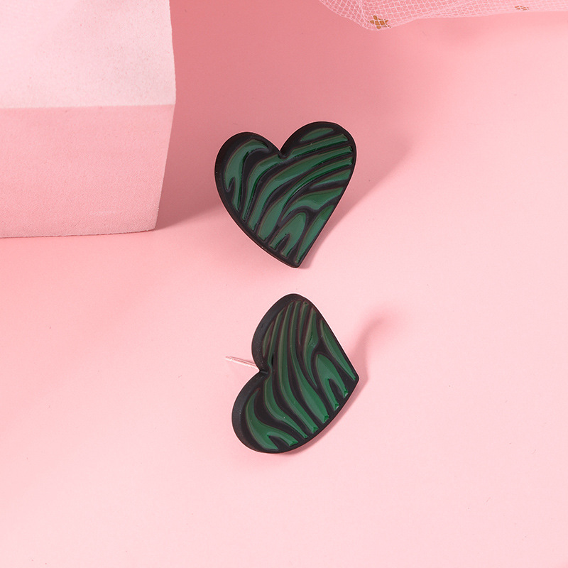 Korean Dripping Oil Leopard Print Heart-shaped Earrings display picture 1