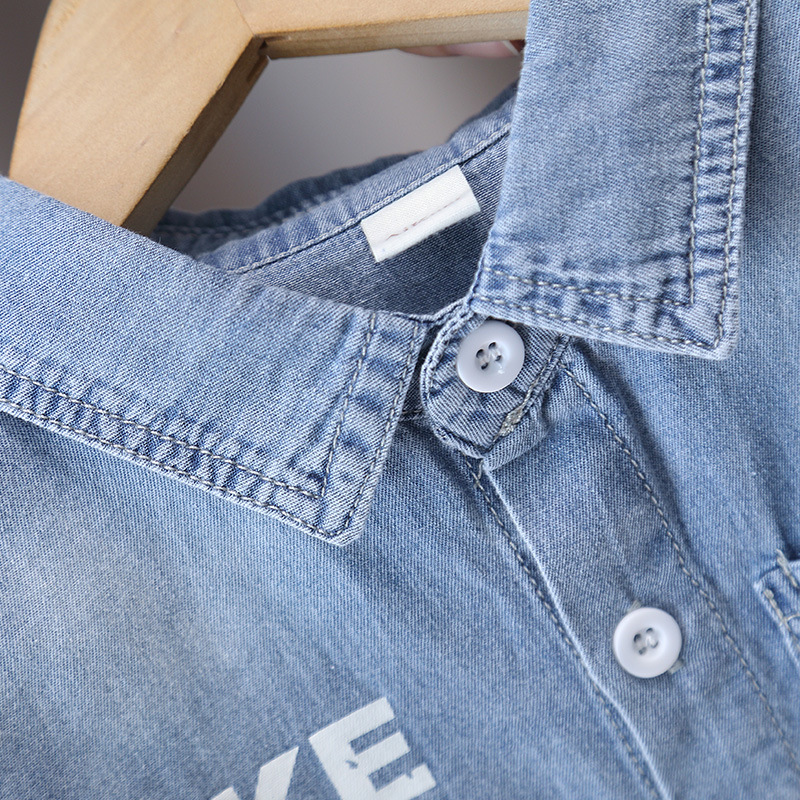 7217 Traje de camisa de mezclilla para niños 2025 Nuevo estilo de moda Verano para niños Red Red Fried Street Ropa Verano Manga corta