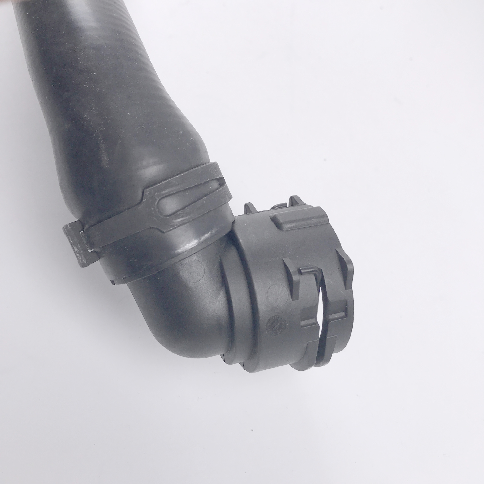 Suitable for Audi Q3 Water Tank Upper Water Pipe Coolant Hose 5N0122101R