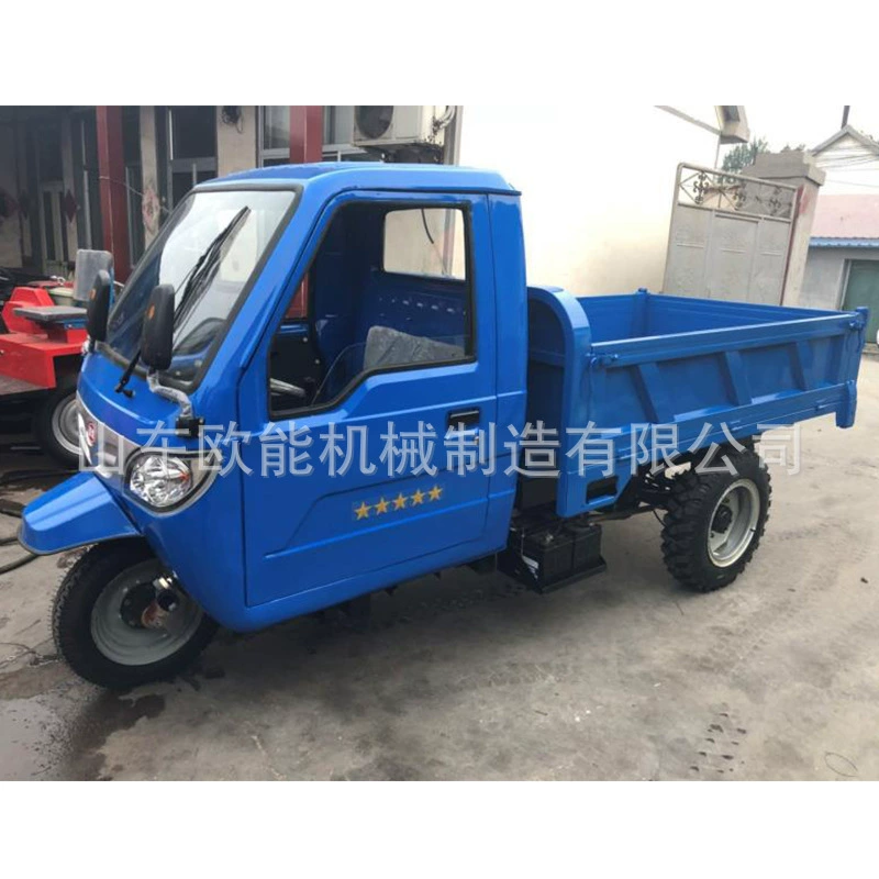 Трехколесный самосвал Ou Neng Intelligent Manufacturing с дизельным двигателем используется на строительных площадках, в сельскохозяйственном животноводстве, в горных районах и на бездорожье.