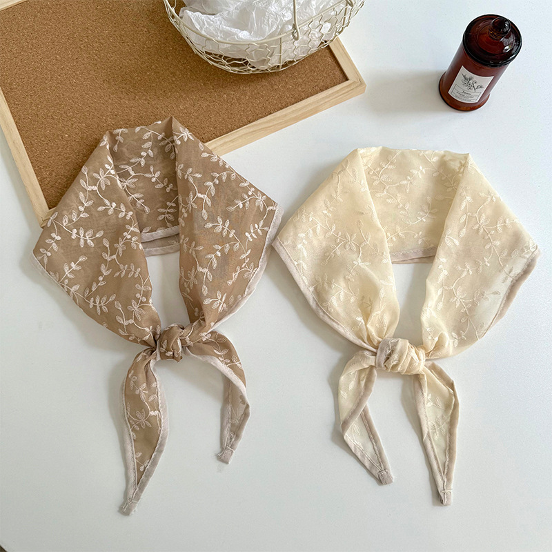 Pañuelo de seda, sentido avanzado, nuevo estilo, decoración de bordado de flores, bufanda pequeña en forma de diamante, cinta para el cabello trenzada, cinturón para el cabello trenzado, accesorios para el cabello atados