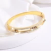 Sz158-2 Golden hollow drill bracelet