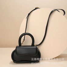 手提包2025新款时尚女高级感气质百搭日常通勤包单肩斜挎包马鞍包