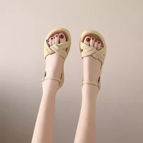 One-piece flat sole soft bottom beach shoes  summer new cross strap celebrity student sandals women's Roman shoes