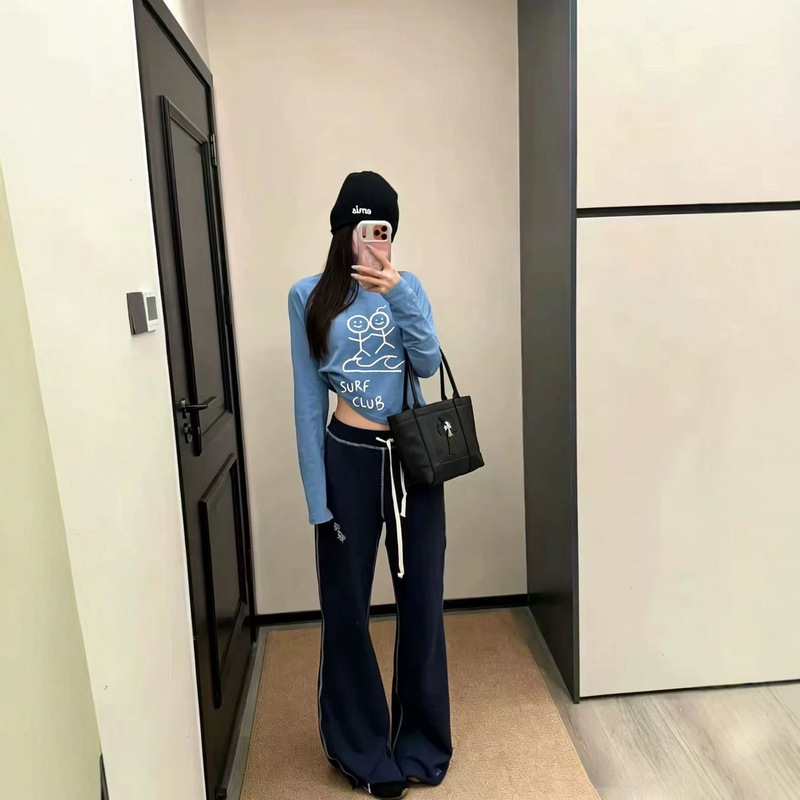 South Korea Seoul “Nanxue Match” urb*Seoul ~ Autumn 26 hand-painted round-neck long-sleeve women's T-shirt South Korea Seoul “Nanxue Match” urb*Seoul ~ Autumn 26 hand-painted round-neck long-sleeve women's T-shirt