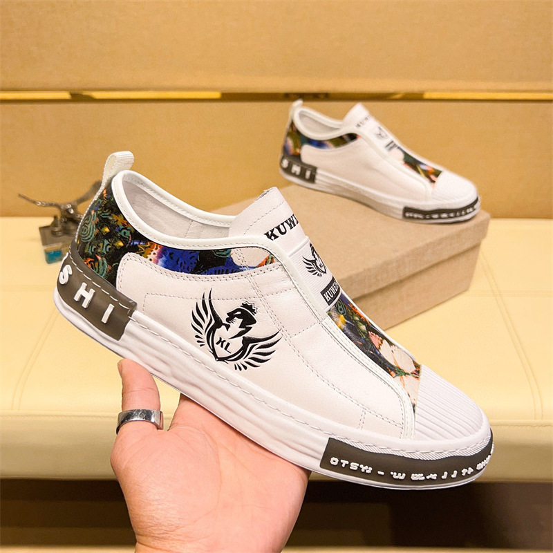 Same Style as in the Mall, Men's Slip-On Breathable White Casual Shoes, New Genuine Leather Inner Lining with Printed Pattern