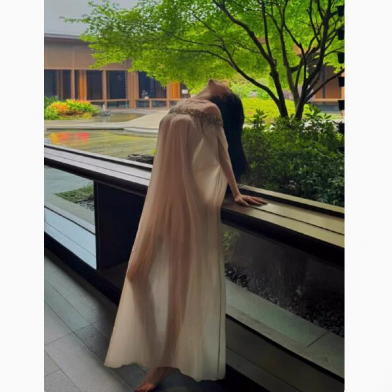 高级感法式一字肩亮片抹胸连衣裙女夏季设计感慵懒度假风海边长裙|undefined
