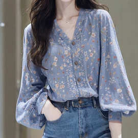 初秋法式绝美蓝色碎花长袖衬衫摩哥鱼元创宽松淑女慵懒风v领上衣