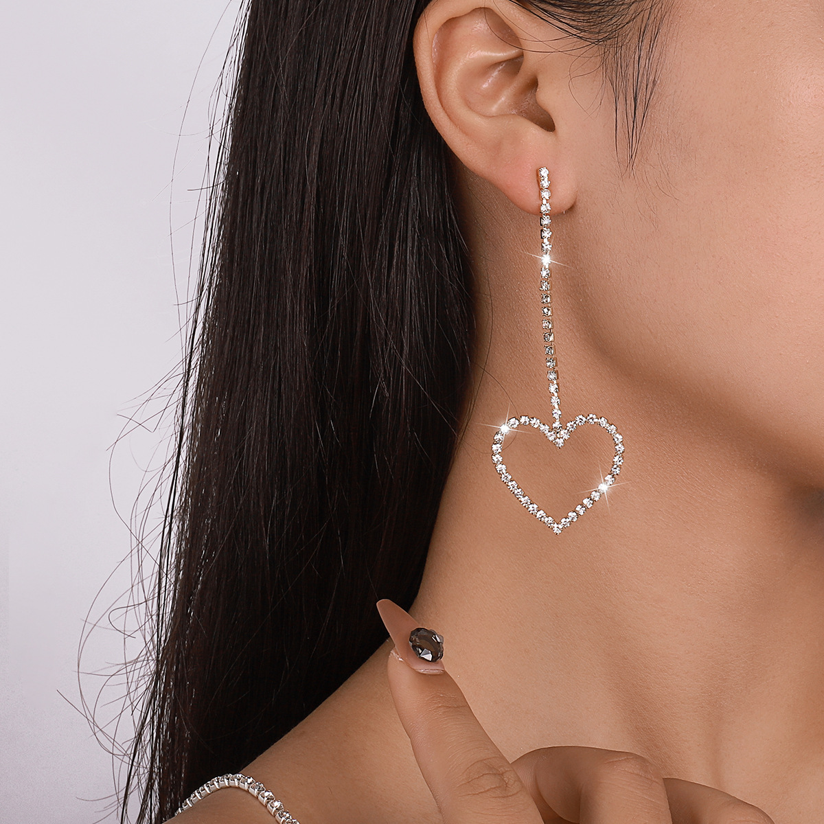 Orecchini con nappa in cristallo a cuore per donna Orecchini pendenti con nappa lunga a cuore Gioielli da sposa_voghion.com