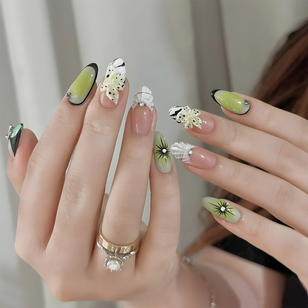 Comercio exterior goteo de diamante de diamante de uñas de uñas 3D, 24 piezas de uñas frías y brillantes, atmósfera elegante, uñas dulces y frías.