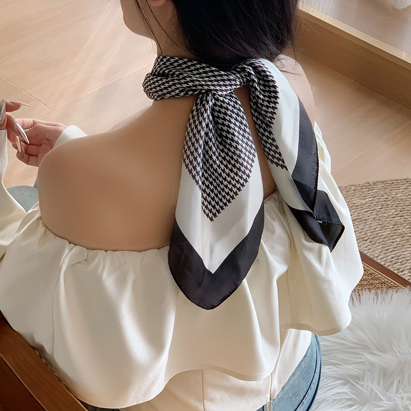 Bufandas de seda de alta calidad primavera y verano estilo europeo y americano patrón de impresión multipropósito seda simulada decoración bufandas de seda cinturón de pelo