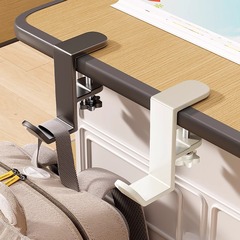 かばんとテーブルの端に穴を開けない学生寮の机にバックパックをかけると、机の机に神器をかけることができます。