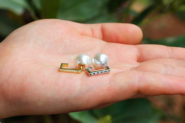 Geometric Pattern Personality Diamond Irregular Surface Pearl Zircon Earrings