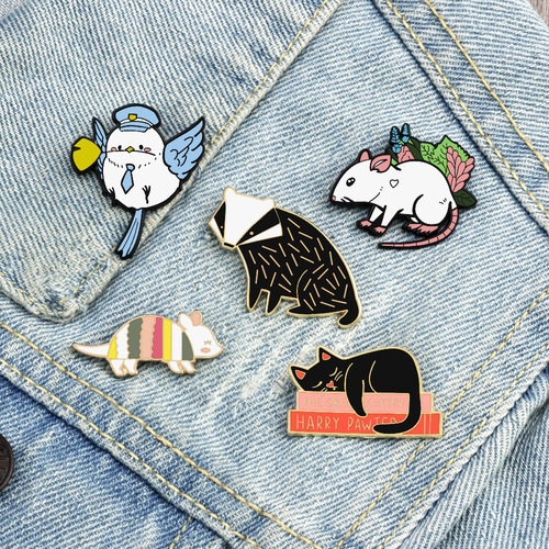 Animal world decoration, creative and interesting cartoon design brooch, simple and cute Japanese badge, trendy and cute texture