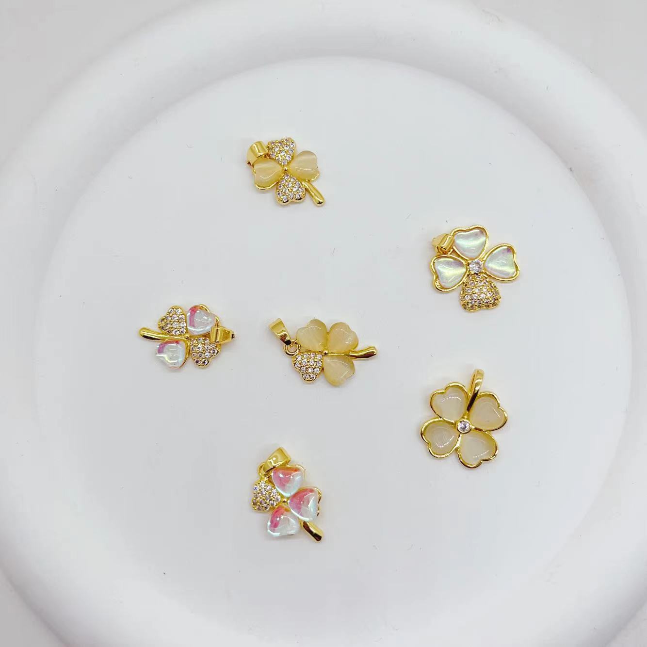 classic universal pendant