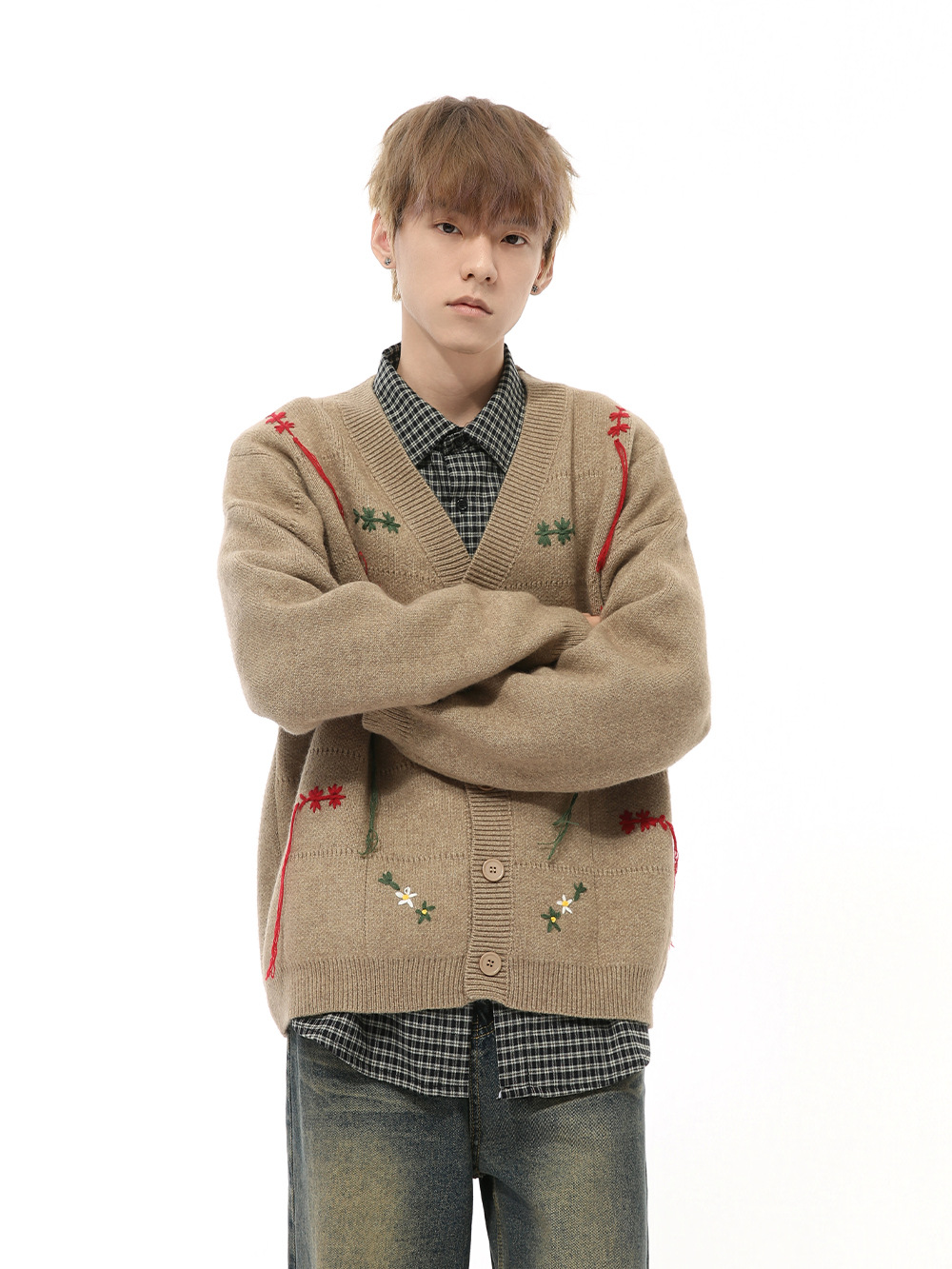 MTLCLOTHES Hombres| Otoño nuevo arte suave viento bordado a mano brilla diseño sensación de cuello V suéter