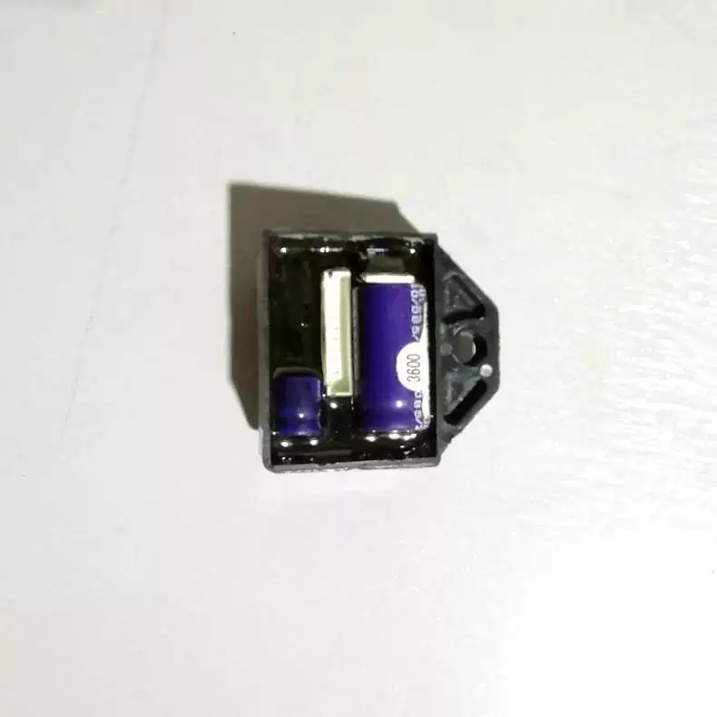 Производитель поставляет зажигалку IG2600 Кейп-компоненты