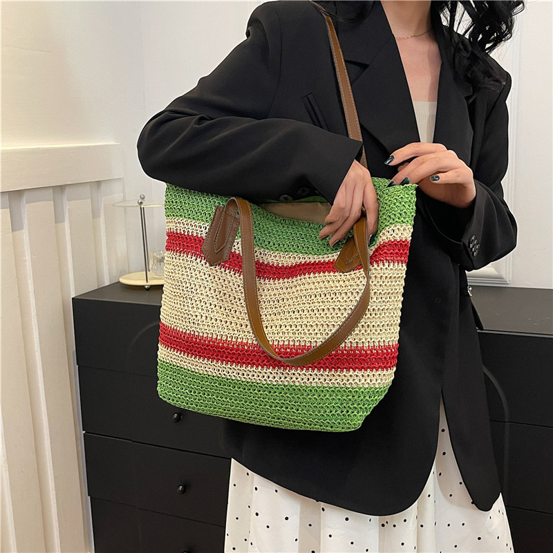 Wholesale of new straw woven bags for Spring 2025, large-capacity cross-border trendy and fashionable tote bags, casual commuting underarm bags undefined