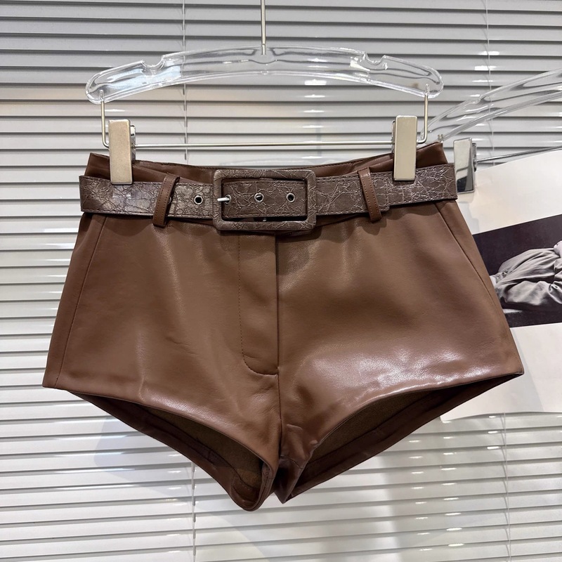 2025 Autumn and Winter New Maillard Series Commuter a Version Shorts Petite Spicy Girl Ultra-Short Leather Pants Street Style Show Off Curves