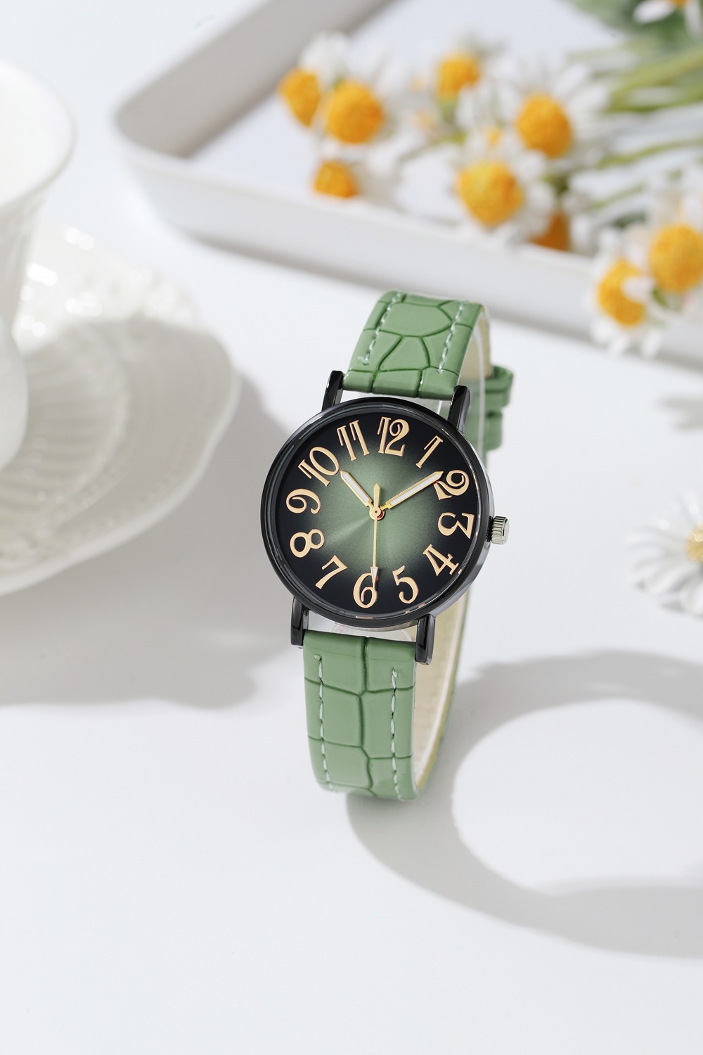 fashion big digital eye-popping crocodile pattern belt student female watch dressing all-match quartz female watch_voghion.com