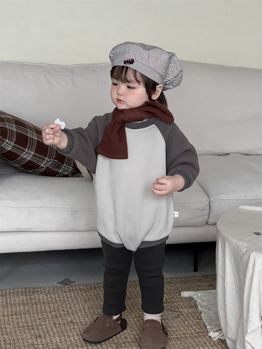 Ropa infantil de otoño y invierno 2024 ropa de bebé de salida 2024 ropa de otoño y invierno ropa infantil coreana de color combinado con ropa de escalada de tercife