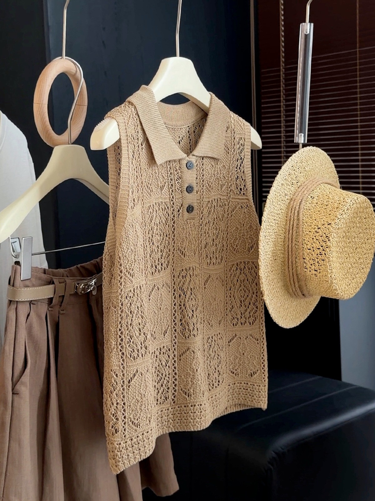 Women's Slim Fit Knitted Vest Apricot Polo Collar Hollow out Sleeveless Top High End Fashionable Versatile New Summer Style_ecoleips.com