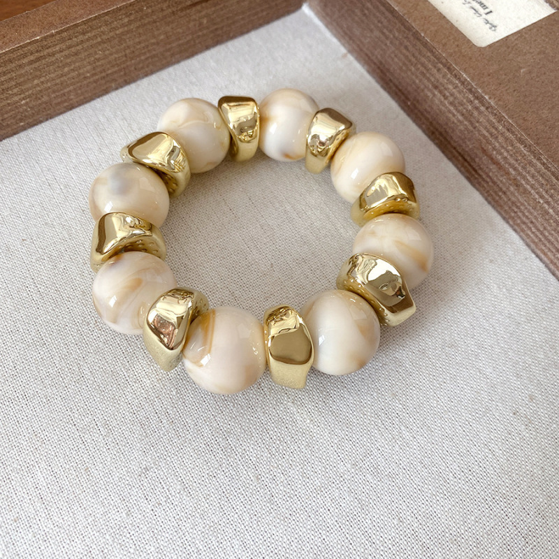 6 # Bracelet-white-gold