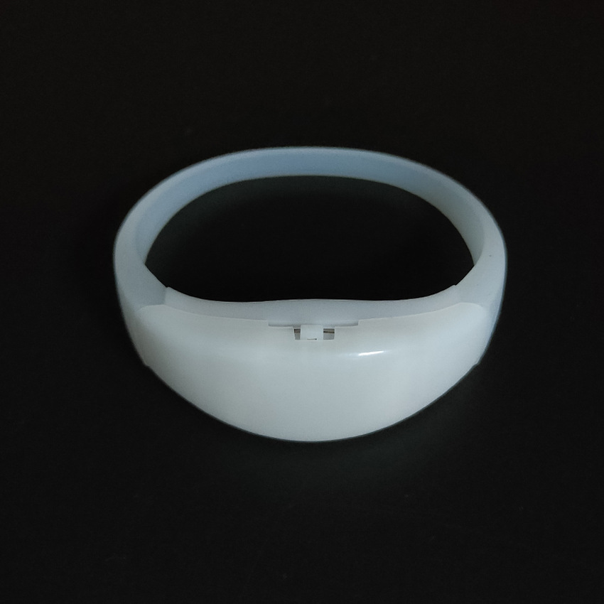 LED声控发光硅胶手环 户外运动夜跑闪光手环 酒吧气氛助威道具