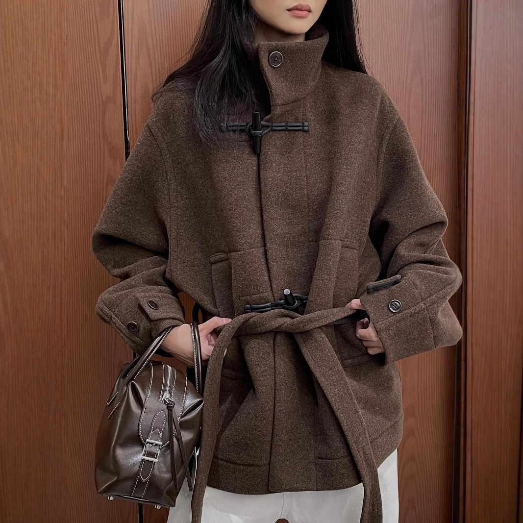 26 Autumn/Winter New Thickened Short Coat with Horn Buttons, Lace-Up High Collar, Women's Loose Woolen Coat
