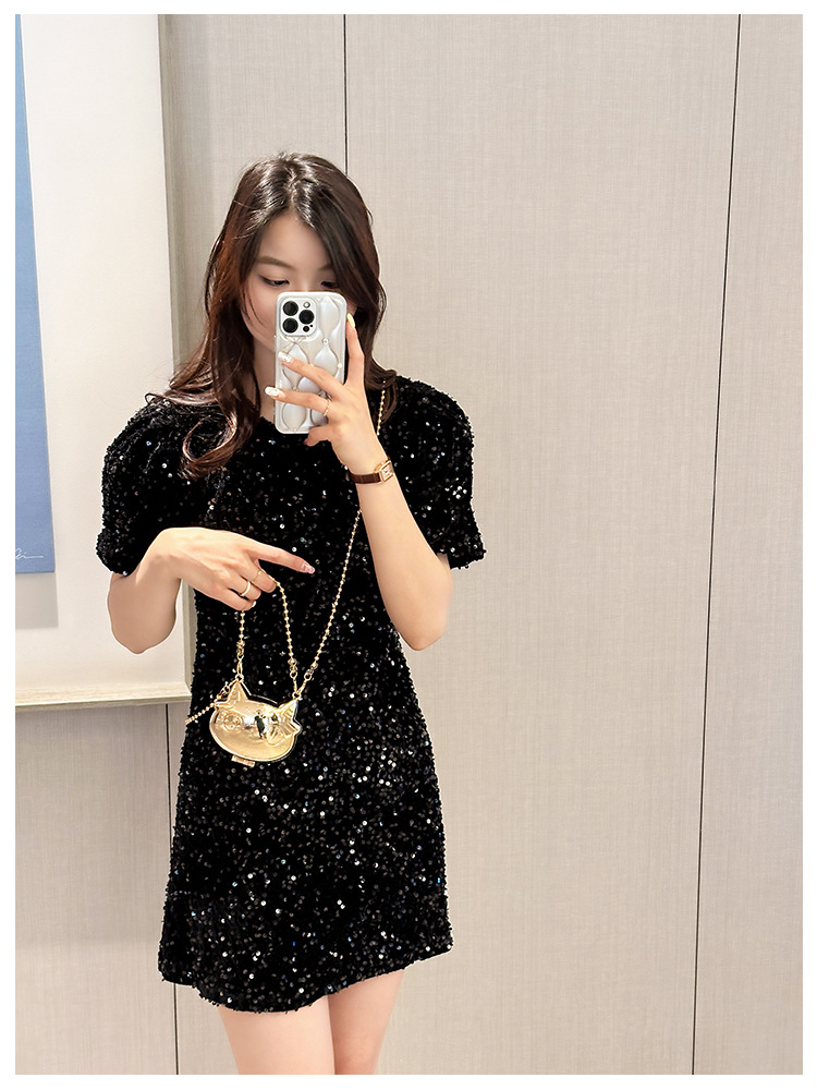 Cartoonish, mini and cute zinc alloy small bag for women, 2025 new style, stylish single-shoulder bag, crossbody chain and metal undefined