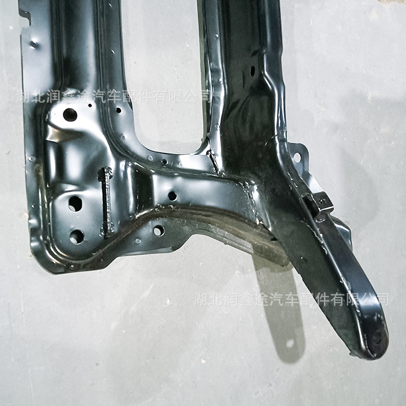 Applicable to Dongfeng Fengshen S30 engine lower bracket Fengshen H30 front bracket front axle ingot beam