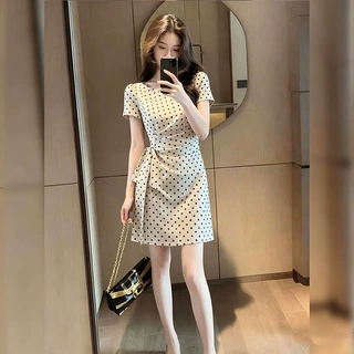 温柔风波点连衣裙女2026夏新款设计感系带褶皱气质收腰显瘦a字裙