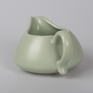 Chinese-Style Ru Kiln Fair Cup Ceramic Tea Set for Brewing Tea, Tea Sea, Tea Water Integrated Tea Divider, Large Household Fair Cup, Even Cup