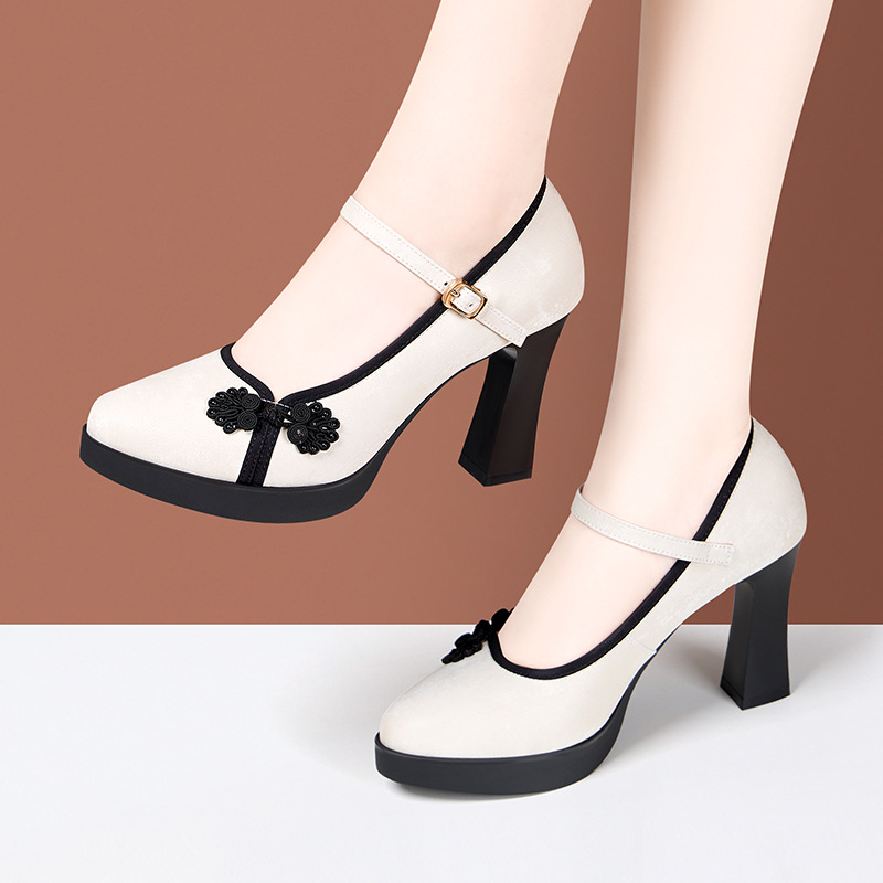 Màu trắng nhạt 9cm