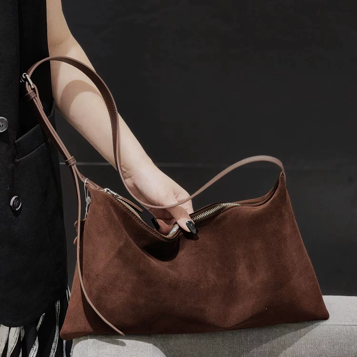 One-shoulder bag, matte bag strap, genuine leather, high-quality style