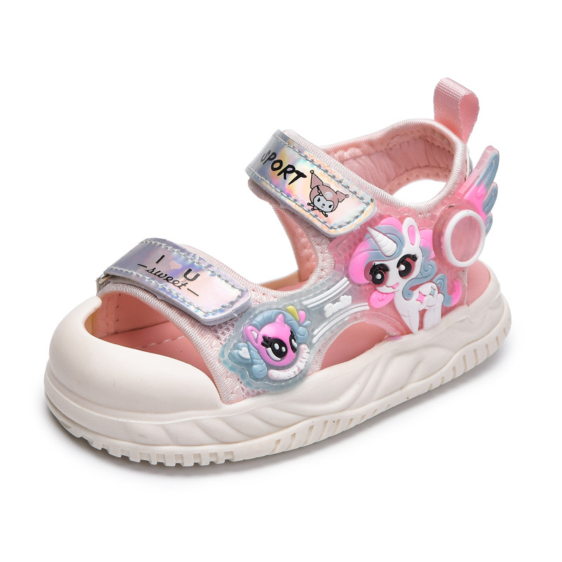 Sandalias iluminadas para niñas, nuevo estilo de verano, sandalias de princesa para niña, zapatos de suela suave para niños pequeños, zapatos de playa Baotou