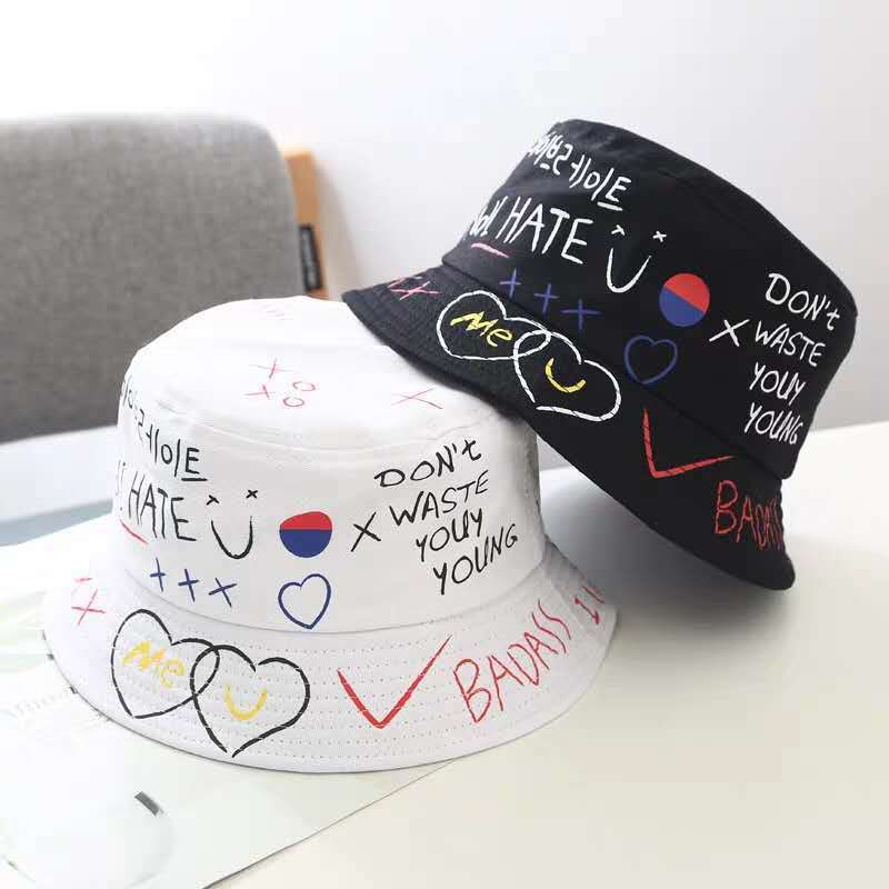 New casual sunshade fisherman hats, trendy and fashionable basin hats, men's and women's hats, personalized graffiti patterns, black and white detail image 1
