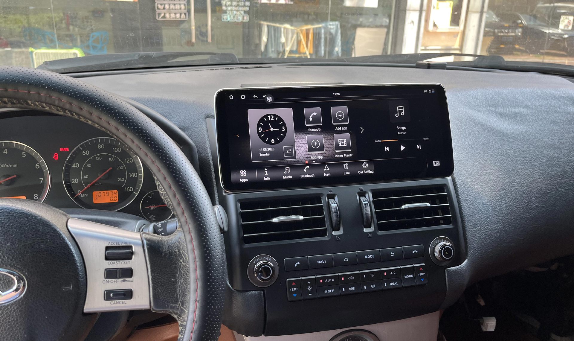 Suitable for Infiniti FX35/FX45 models from 2003-2006: LCD instrument cluster, central control, and smart in-car navigation screen