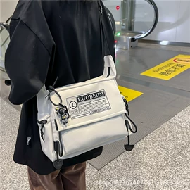 男士斜挎包;男士胸包;休闲背包