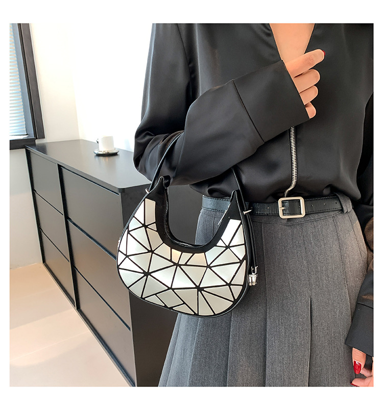 Geometric Armpit Bag For Women Versatile Trendy Shoulder Handbag_voghion.com