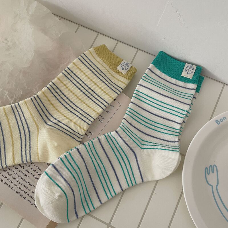 Colorful Crayon Striped Socks for Women, Korean-Style Cotton Socks, New Seamless Mid-Tube Socks with Cute Cartoon Cat Fabric Tags Colorful Crayon Striped Socks for Women, Korean-Style Cotton Socks, New Seamless Mid-Tube Socks with Cute Cartoon Cat Fabric Tags