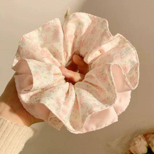 Nuevo scrunchie de encaje multicapa 2026 para mujer, lazo para el pelo de alta gama, accesorio suave para el cabello estilo coreano.
