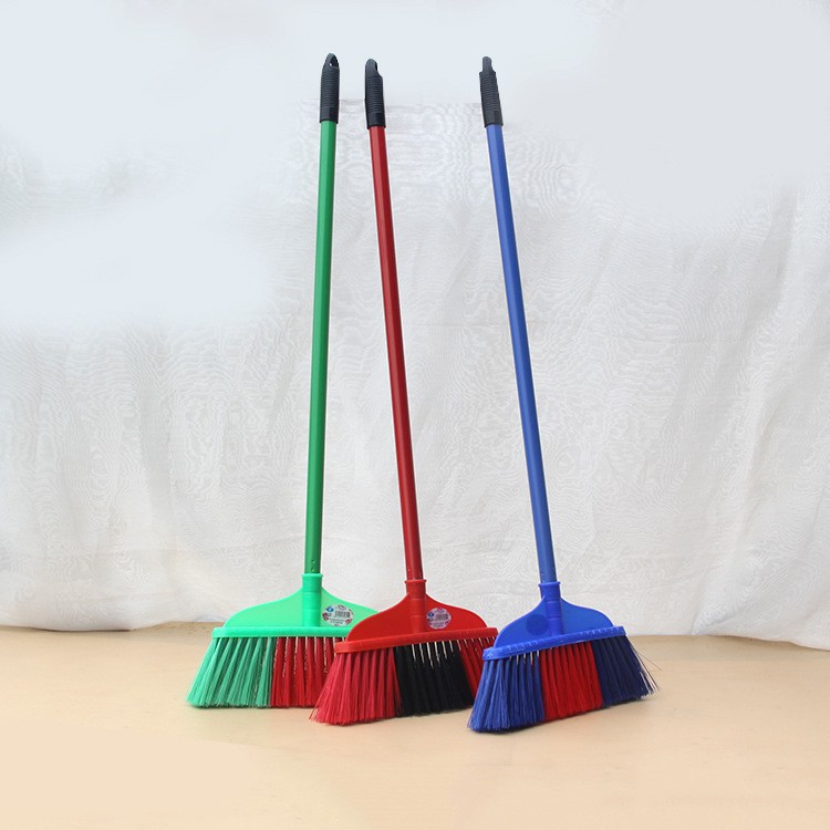 Escoba de plástico para limpieza del hogar
