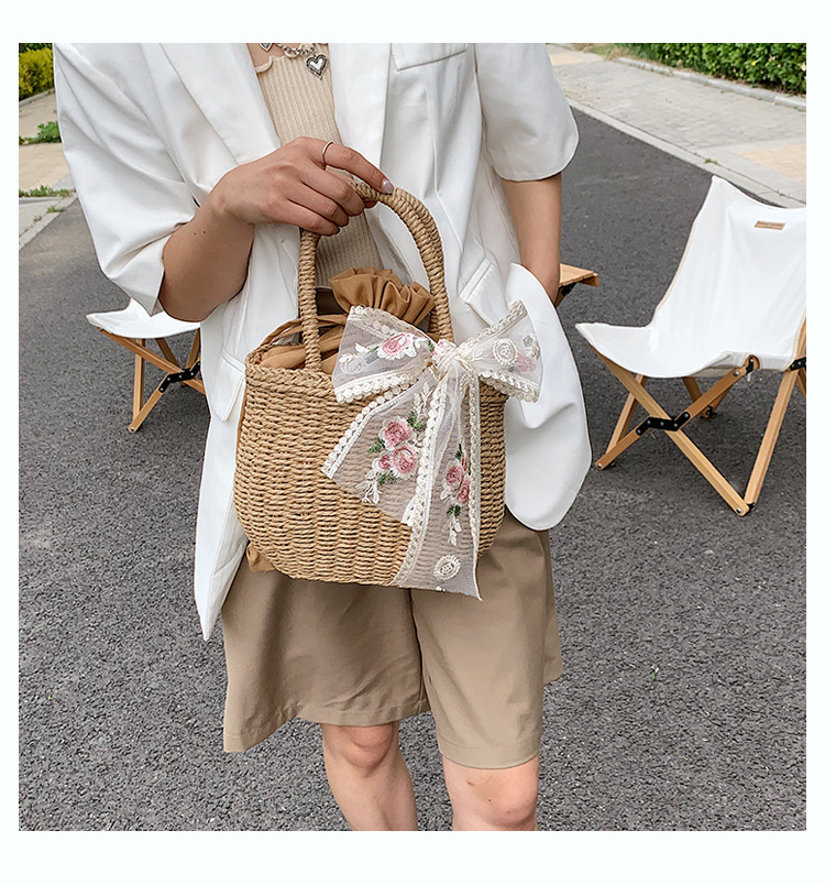 Woven Fashion Spring And Summer New Large Capacity Women's Bag 23*19*13cm display picture 3